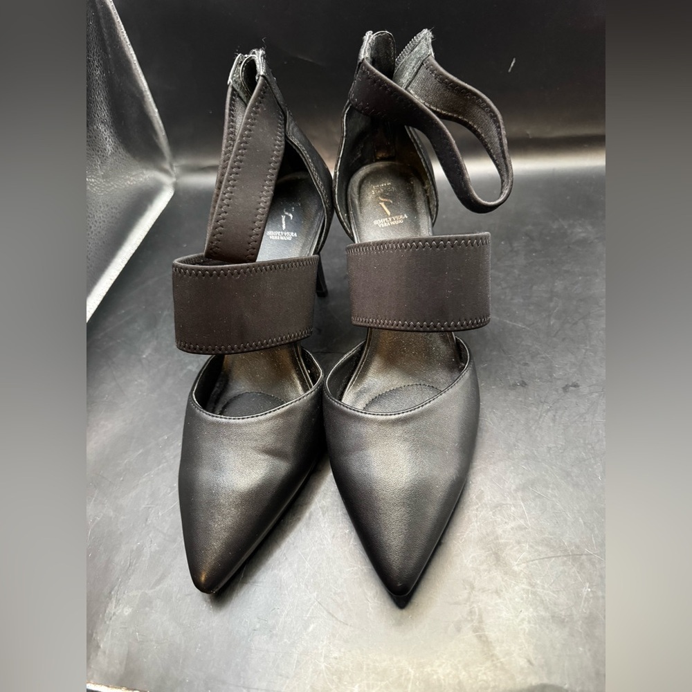 Simply Vera Vera Wang New York Women's D'orsay Silhouette Black Strap Heels 9.5